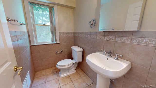 34 Glenwood Road, Harrison, NY 10528