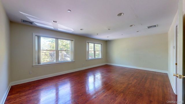 34 Glenwood Road, Harrison, NY 10528