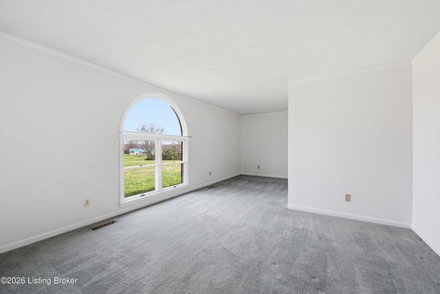 1065 Highview Dr, Lawrenceburg, KY 40342