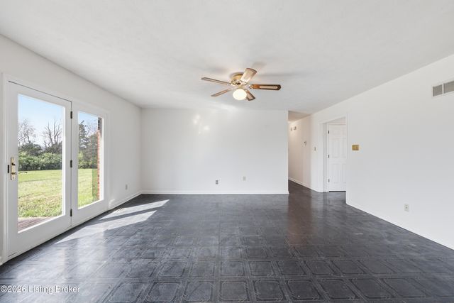 1065 Highview Dr, Lawrenceburg, KY 40342