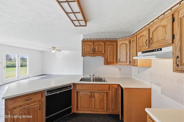1065 Highview Dr, Lawrenceburg, KY 40342