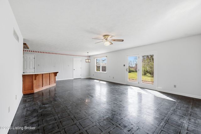 1065 Highview Dr, Lawrenceburg, KY 40342