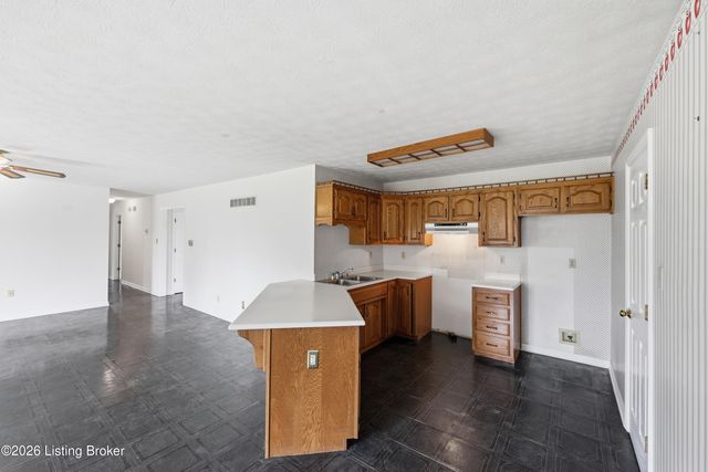 1065 Highview Dr, Lawrenceburg, KY 40342