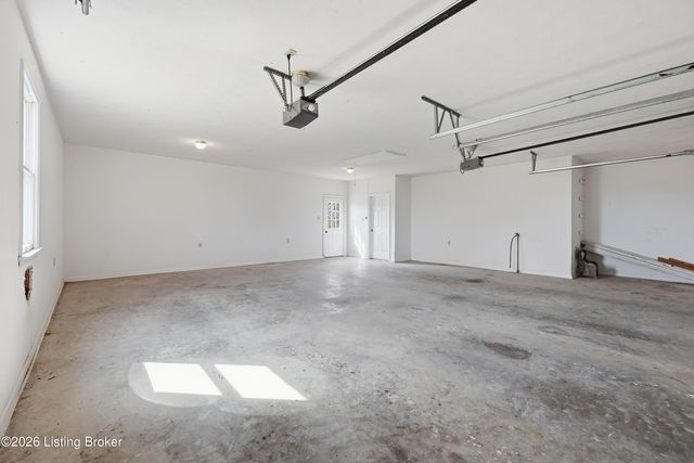 1065 Highview Dr, Lawrenceburg, KY 40342