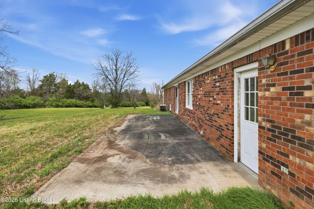 1065 Highview Dr, Lawrenceburg, KY 40342