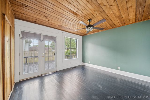 617 N Chickasaw Avenue, Claremore, OK 74017