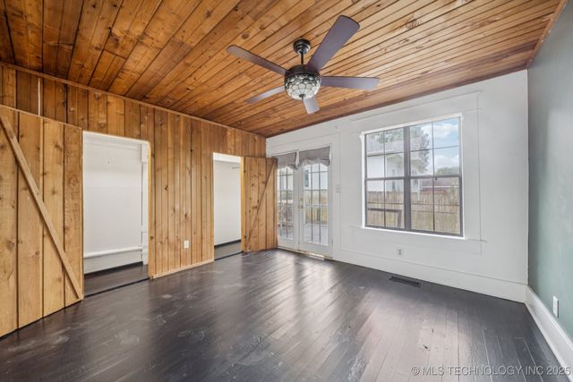 617 N Chickasaw Avenue, Claremore, OK 74017