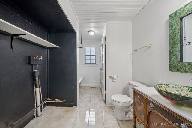 617 N Chickasaw Avenue, Claremore, OK 74017