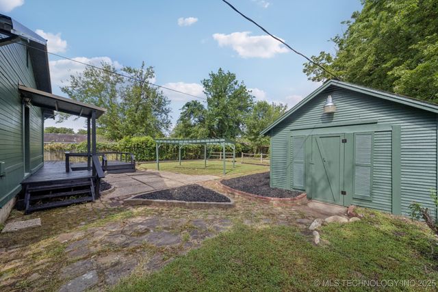 617 N Chickasaw Avenue, Claremore, OK 74017