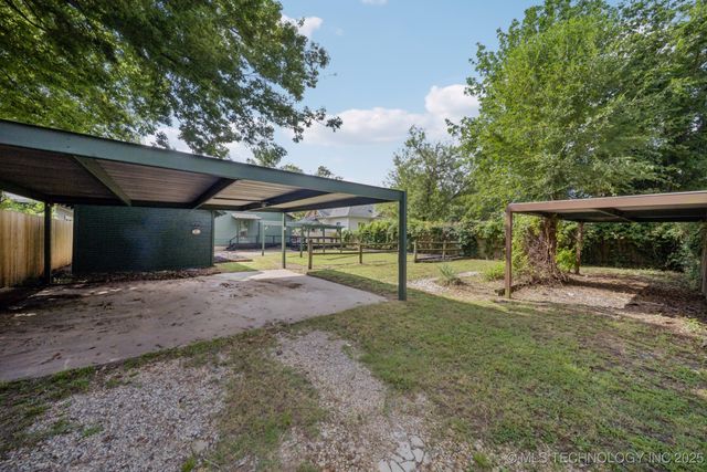 617 N Chickasaw Avenue, Claremore, OK 74017