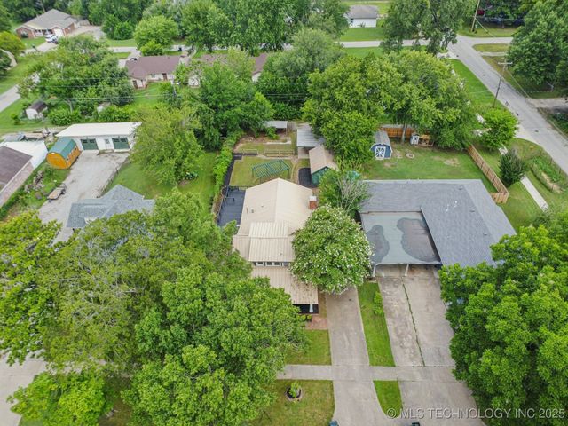 617 N Chickasaw Avenue, Claremore, OK 74017