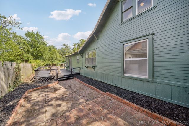 617 N Chickasaw Avenue, Claremore, OK 74017