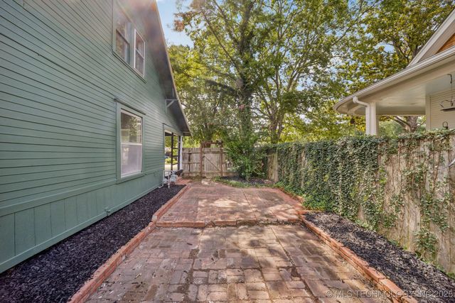 617 N Chickasaw Avenue, Claremore, OK 74017
