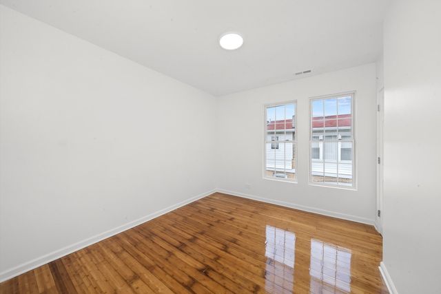 3343 W 59th Place 2, Chicago, IL 60629