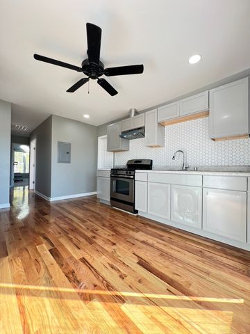 3343 W 59th Place 2, Chicago, IL 60629