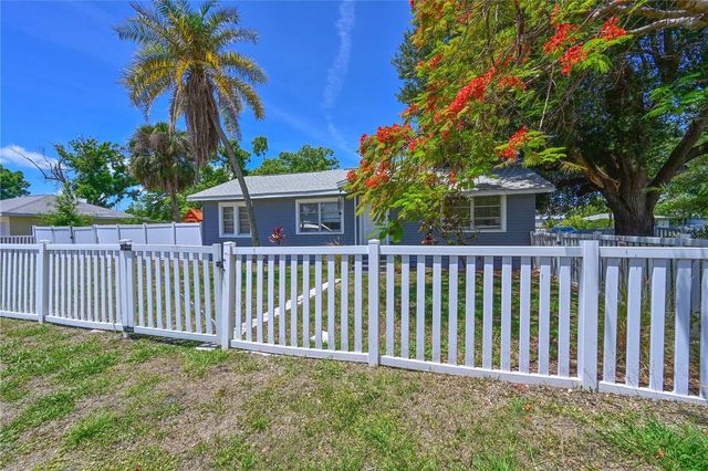 1423 12TH AVENUE W, Palmetto, FL 34221
