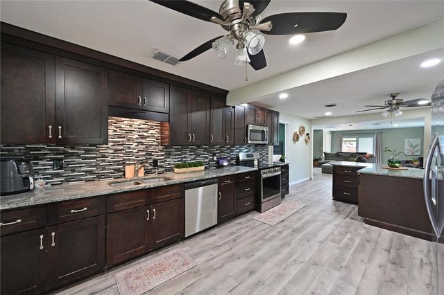 1423 12TH AVENUE W, Palmetto, FL 34221
