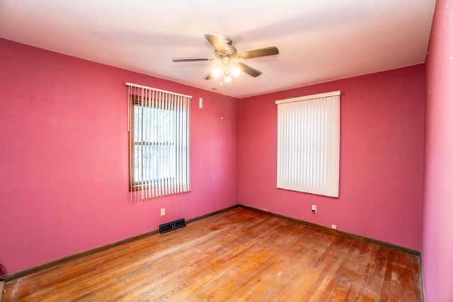 1511 Roosevelt DRIVE S, West Bend, WI 53090