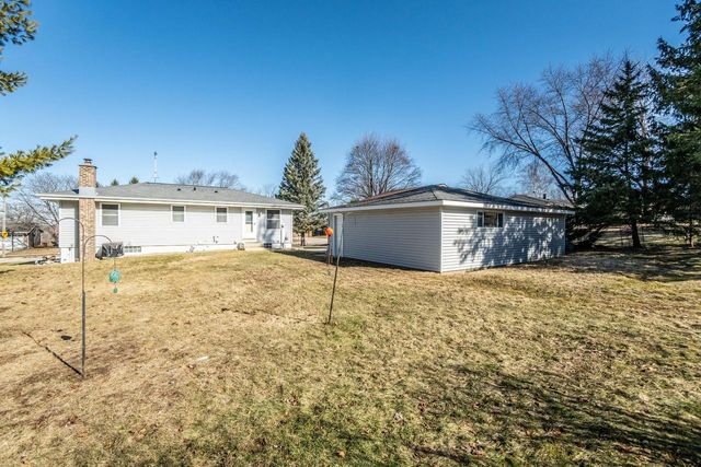 1511 Roosevelt DRIVE S, West Bend, WI 53090