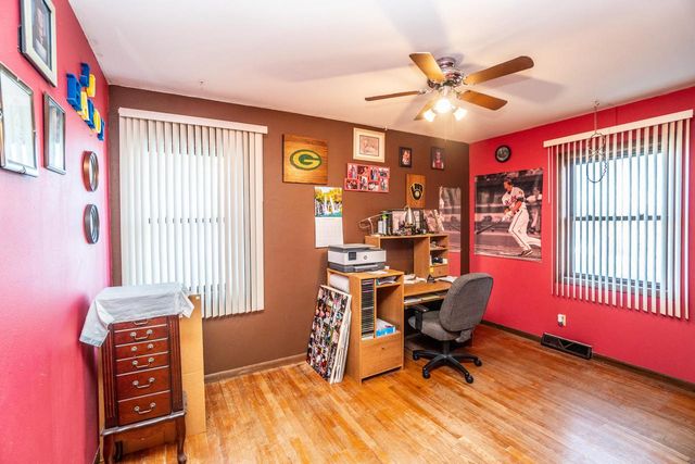 1511 Roosevelt DRIVE S, West Bend, WI 53090