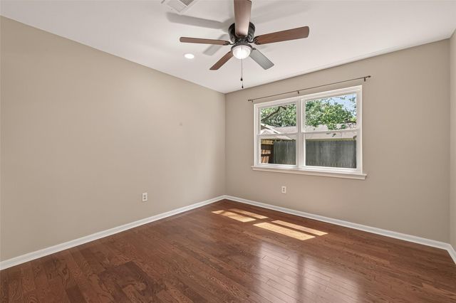 4142 Willow Hill Drive, Seabrook, TX 77586