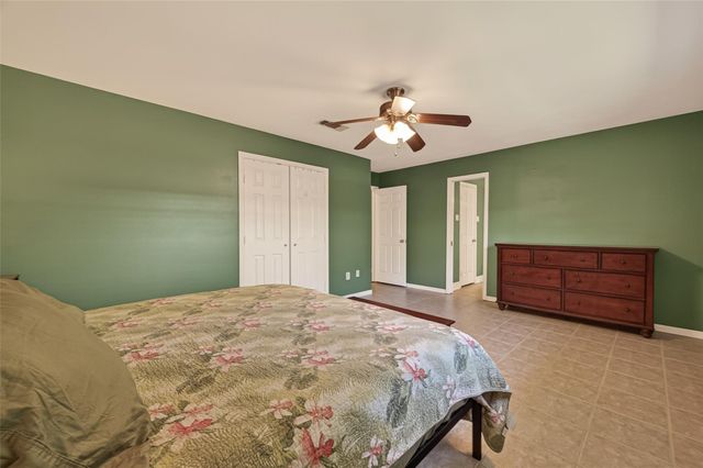 4142 Willow Hill Drive, Seabrook, TX 77586