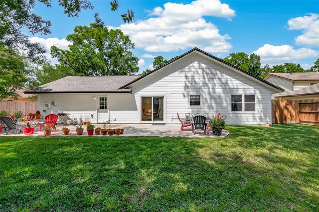 4142 Willow Hill Drive, Seabrook, TX 77586