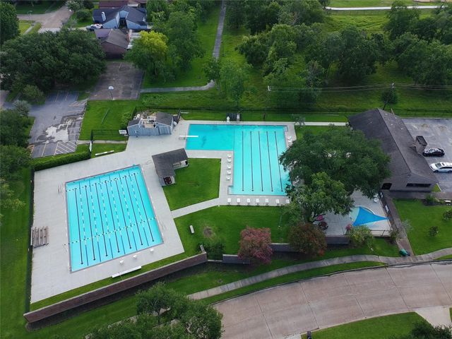 4142 Willow Hill Drive, Seabrook, TX 77586