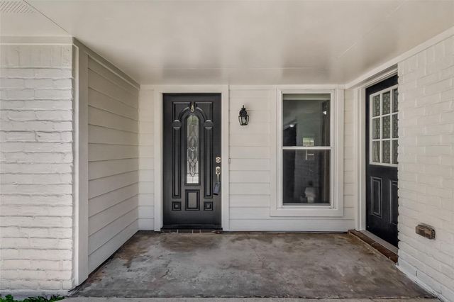 4142 Willow Hill Drive, Seabrook, TX 77586