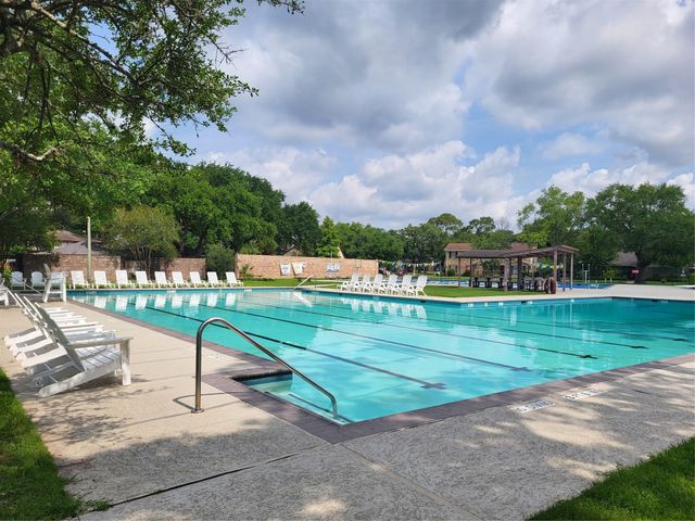 4142 Willow Hill Drive, Seabrook, TX 77586