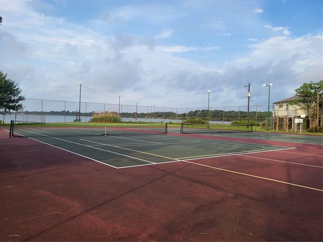 4142 Willow Hill Drive, Seabrook, TX 77586