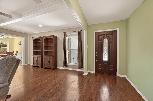 4142 Willow Hill Drive, Seabrook, TX 77586