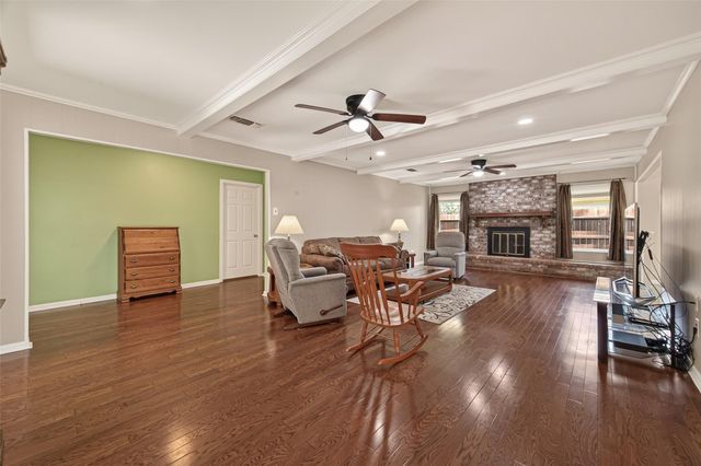 4142 Willow Hill Drive, Seabrook, TX 77586