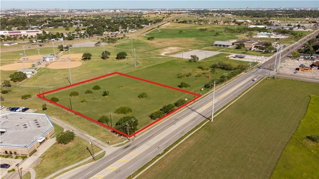 4541 Greenwood Dr, Corpus Christi, TX 78416 — photo 5