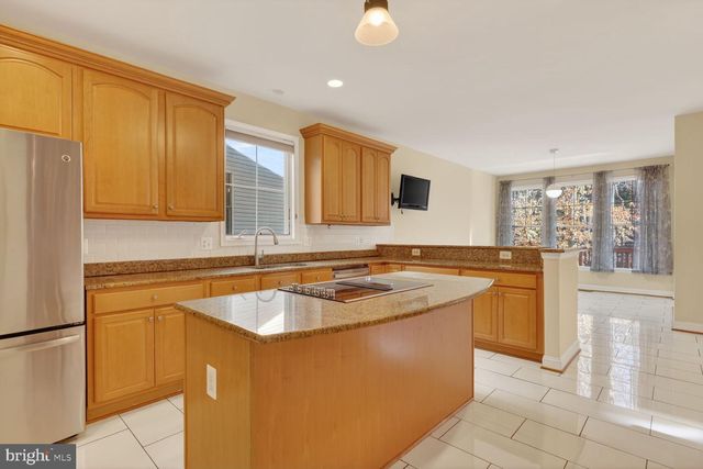5650 TOWER HILL CIR, Alexandria, VA 22315