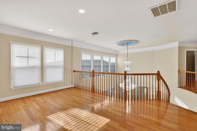 5650 TOWER HILL CIR, Alexandria, VA 22315
