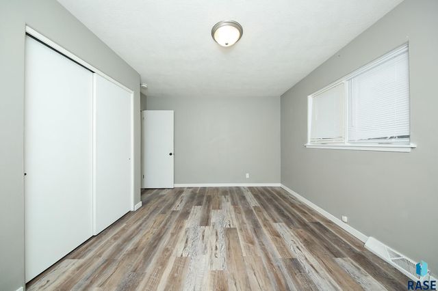 501 S 5th Ave Avenue, Brandon, SD 57005