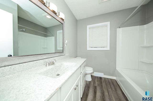 501 S 5th Ave Avenue, Brandon, SD 57005