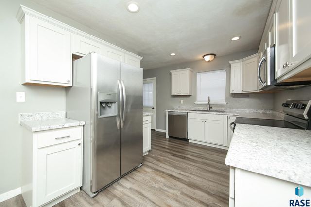 501 S 5th Ave Avenue, Brandon, SD 57005