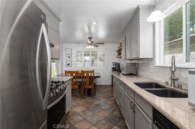 5717 N Hanlin, Azusa, CA 91702
