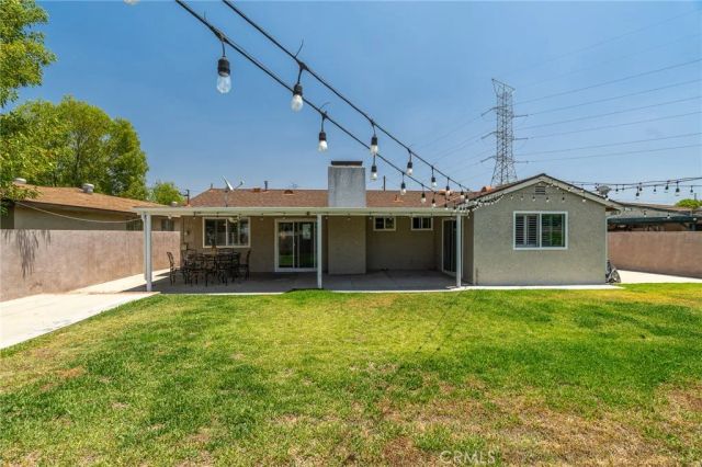 5717 N Hanlin, Azusa, CA 91702