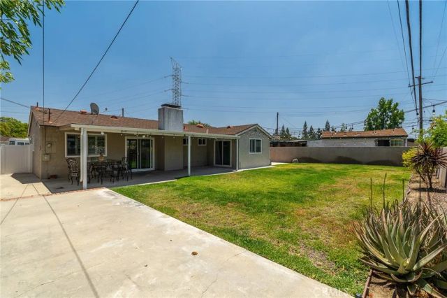5717 N Hanlin, Azusa, CA 91702