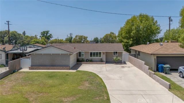 5717 N Hanlin, Azusa, CA 91702