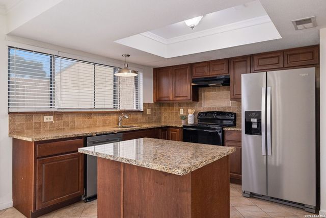 6814 Crown Rdg, San Antonio, TX 78239