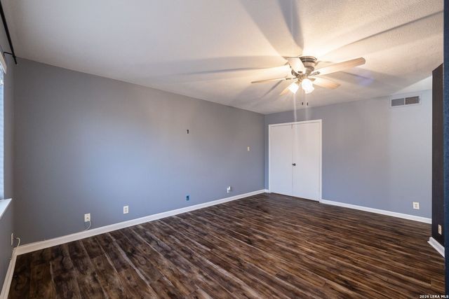 6814 Crown Rdg, San Antonio, TX 78239