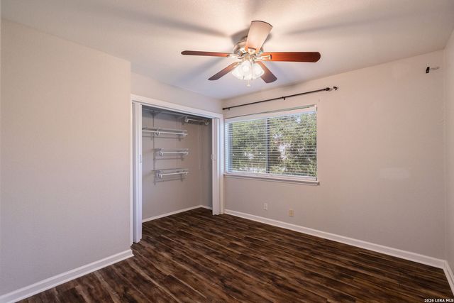 6814 Crown Rdg, San Antonio, TX 78239