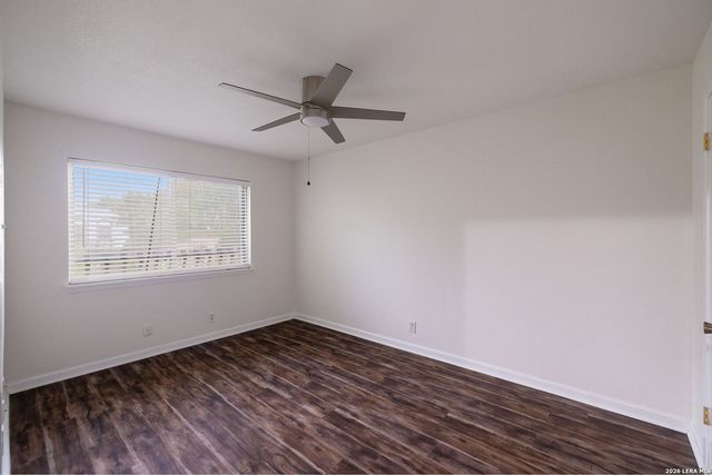 6814 Crown Rdg, San Antonio, TX 78239
