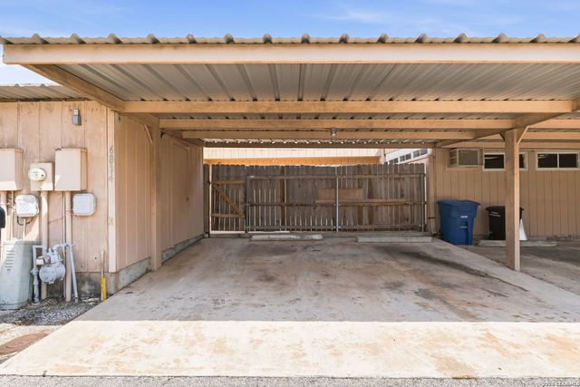 6814 Crown Rdg, San Antonio, TX 78239