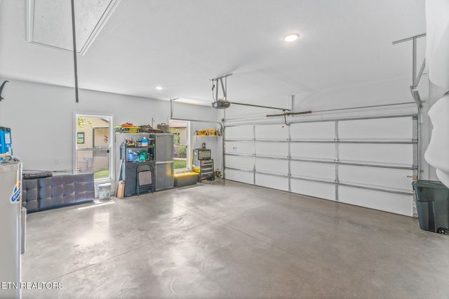 1319 Anglers Cove Way, Sevierville, TN 37876