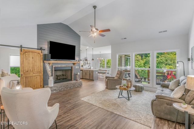 1319 Anglers Cove Way, Sevierville, TN 37876